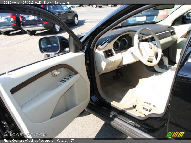 Black / Sandstone 2010 Volvo XC70 3.2 AWD