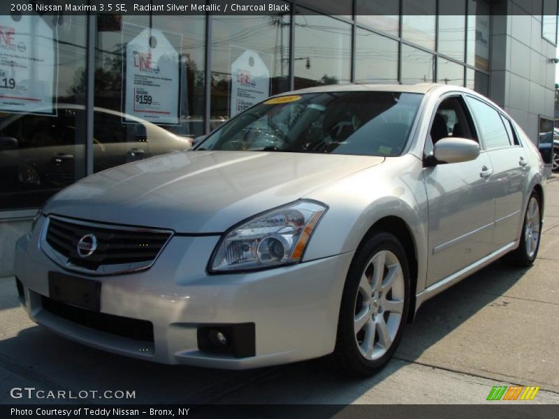 Radiant Silver Metallic / Charcoal Black 2008 Nissan Maxima 3.5 SE