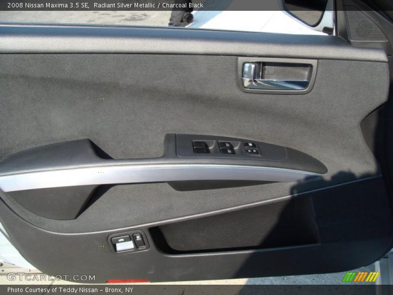 Radiant Silver Metallic / Charcoal Black 2008 Nissan Maxima 3.5 SE