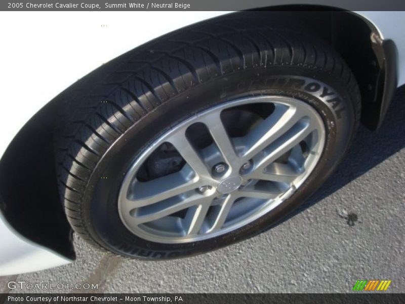 Summit White / Neutral Beige 2005 Chevrolet Cavalier Coupe