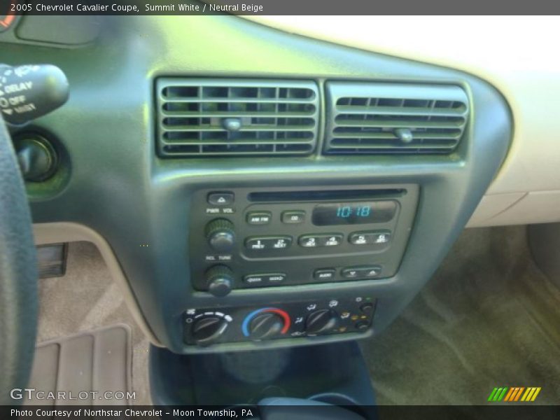 Summit White / Neutral Beige 2005 Chevrolet Cavalier Coupe