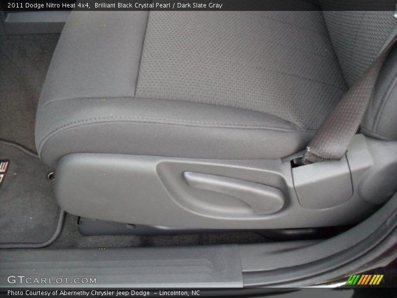 Brilliant Black Crystal Pearl / Dark Slate Gray 2011 Dodge Nitro Heat 4x4