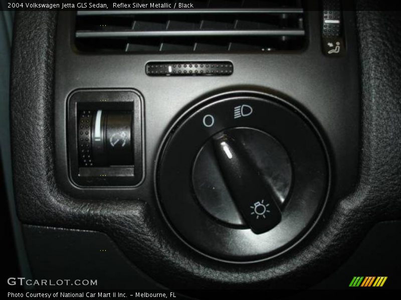 Reflex Silver Metallic / Black 2004 Volkswagen Jetta GLS Sedan