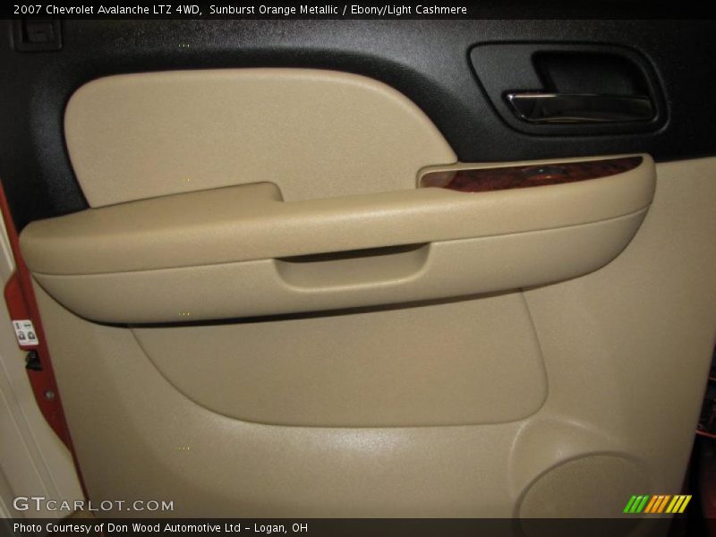 Sunburst Orange Metallic / Ebony/Light Cashmere 2007 Chevrolet Avalanche LTZ 4WD