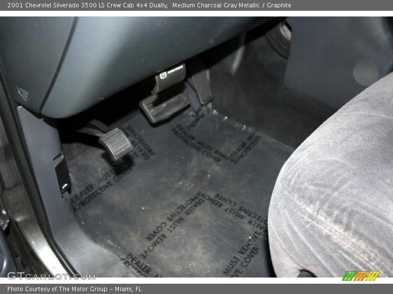 Medium Charcoal Gray Metallic / Graphite 2001 Chevrolet Silverado 3500 LS Crew Cab 4x4 Dually