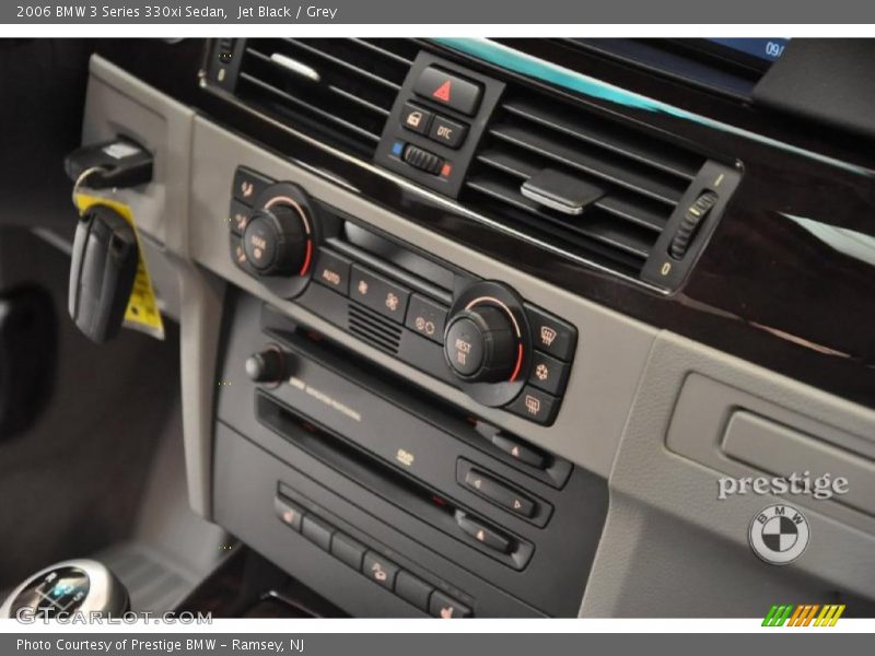 Jet Black / Grey 2006 BMW 3 Series 330xi Sedan