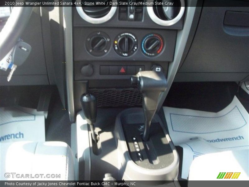 Stone White / Dark Slate Gray/Medium Slate Gray 2010 Jeep Wrangler Unlimited Sahara 4x4