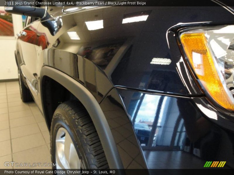 Blackberry Pearl / Black/Light Frost Beige 2011 Jeep Grand Cherokee Limited 4x4