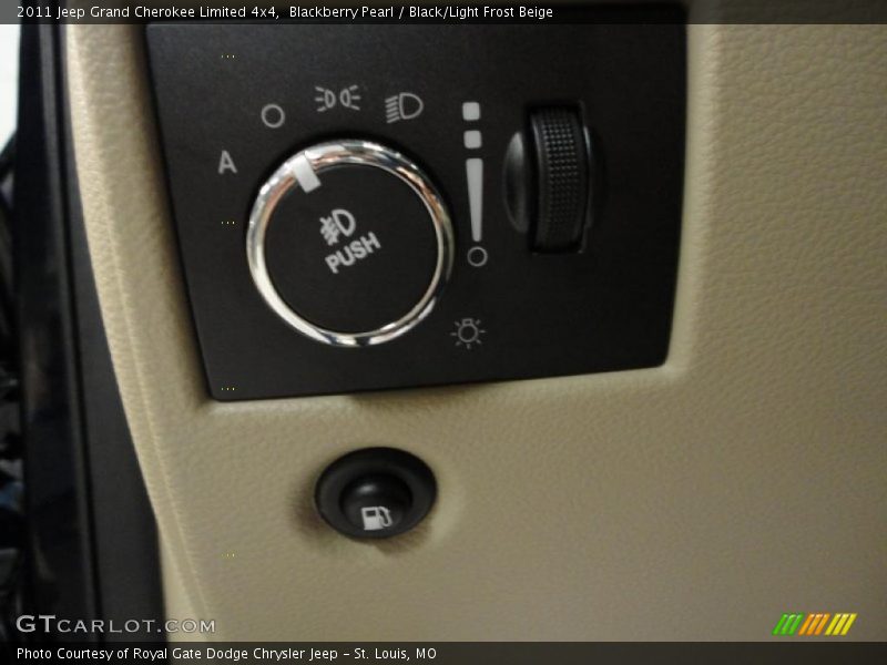 Blackberry Pearl / Black/Light Frost Beige 2011 Jeep Grand Cherokee Limited 4x4