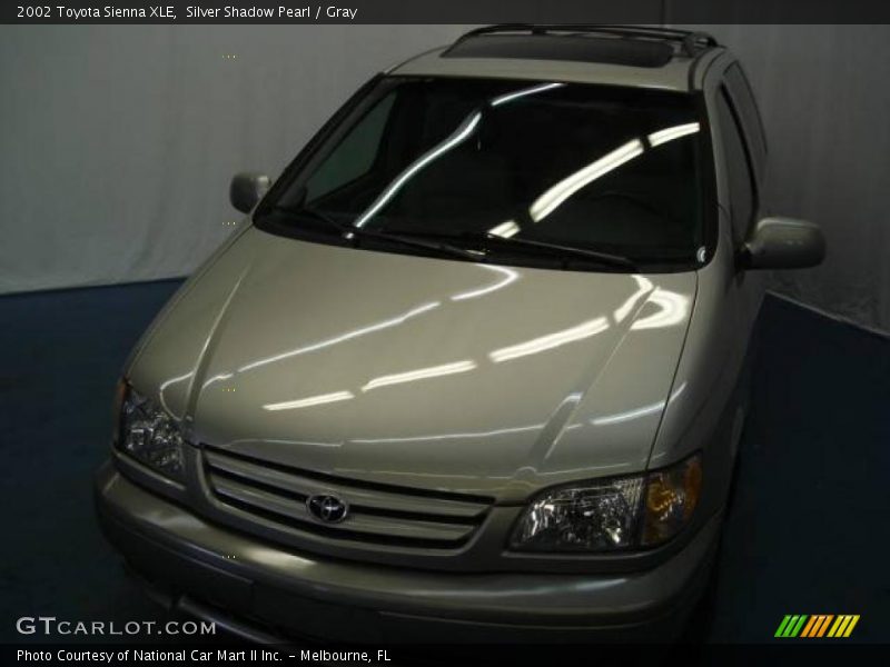Silver Shadow Pearl / Gray 2002 Toyota Sienna XLE