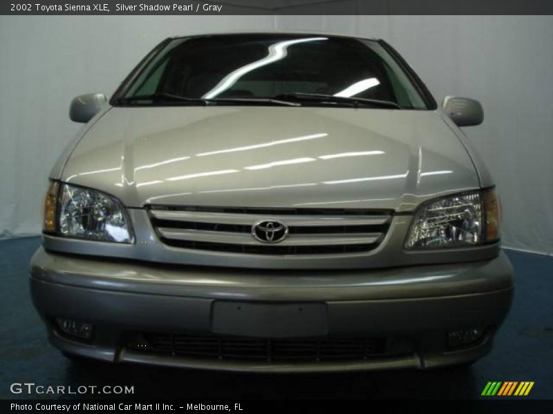 Silver Shadow Pearl / Gray 2002 Toyota Sienna XLE