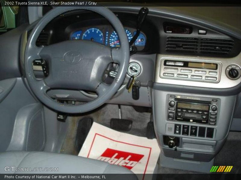 Silver Shadow Pearl / Gray 2002 Toyota Sienna XLE