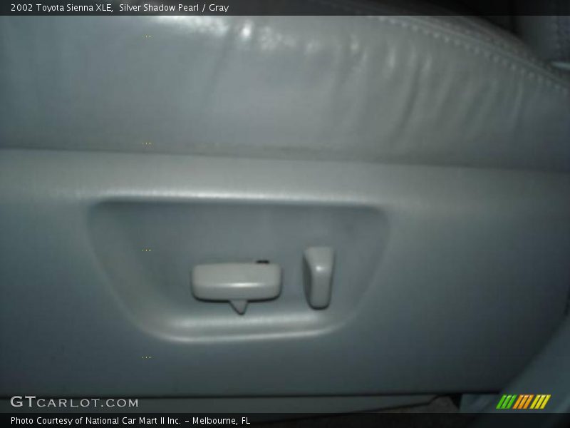 Silver Shadow Pearl / Gray 2002 Toyota Sienna XLE
