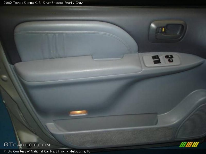 Silver Shadow Pearl / Gray 2002 Toyota Sienna XLE