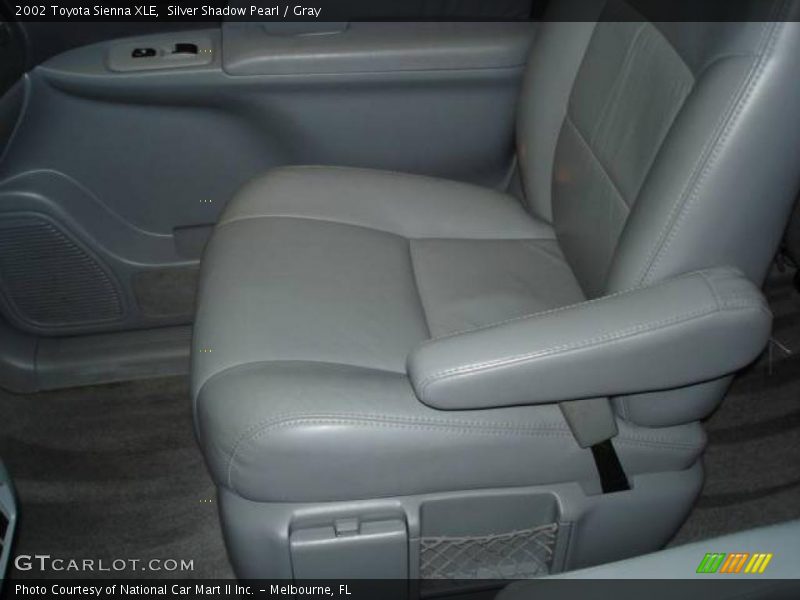 Silver Shadow Pearl / Gray 2002 Toyota Sienna XLE