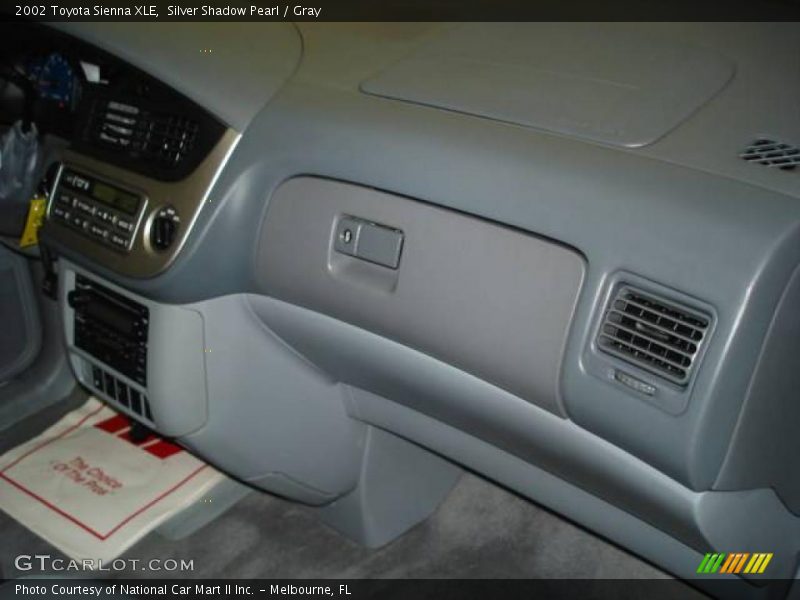 Silver Shadow Pearl / Gray 2002 Toyota Sienna XLE