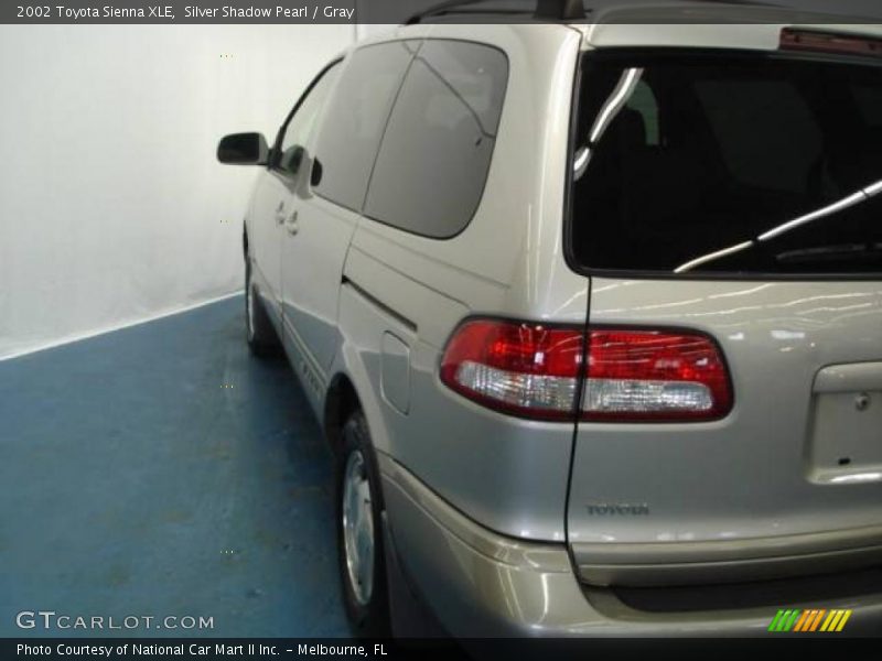 Silver Shadow Pearl / Gray 2002 Toyota Sienna XLE