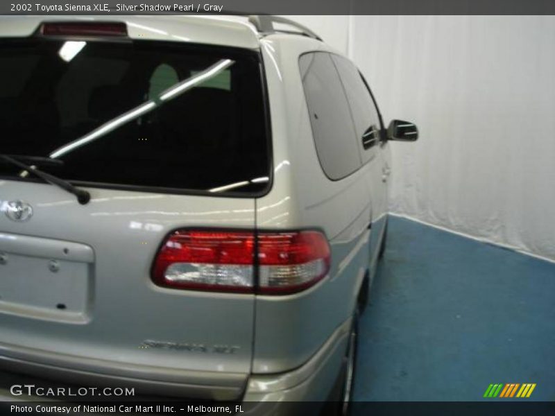 Silver Shadow Pearl / Gray 2002 Toyota Sienna XLE