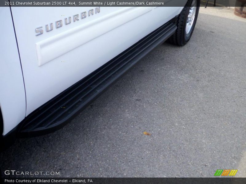 Summit White / Light Cashmere/Dark Cashmere 2011 Chevrolet Suburban 2500 LT 4x4