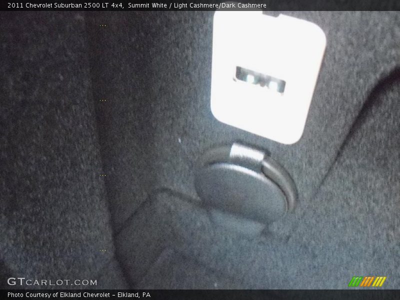 Summit White / Light Cashmere/Dark Cashmere 2011 Chevrolet Suburban 2500 LT 4x4