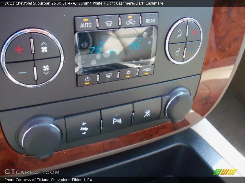 Summit White / Light Cashmere/Dark Cashmere 2011 Chevrolet Suburban 2500 LT 4x4
