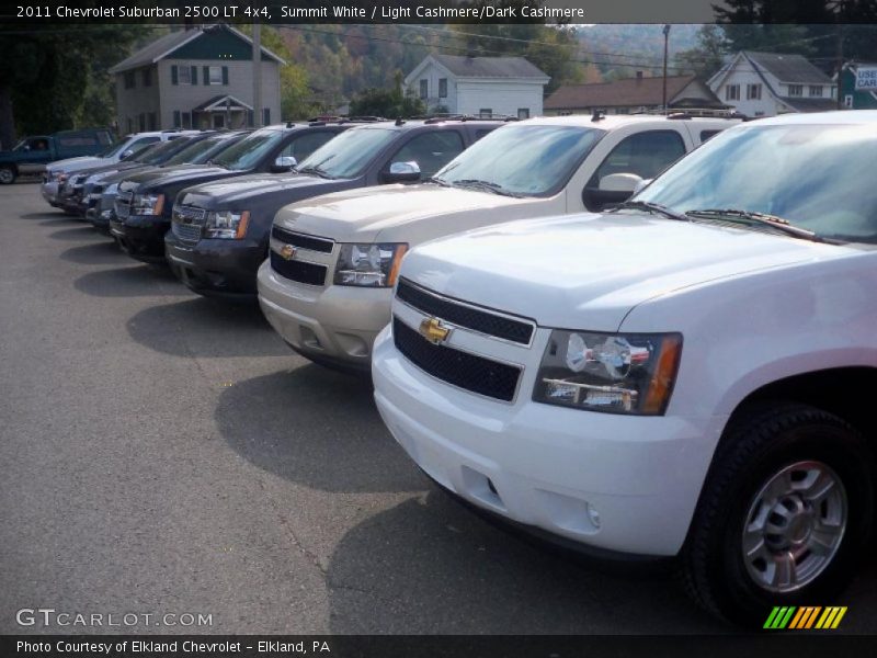 Summit White / Light Cashmere/Dark Cashmere 2011 Chevrolet Suburban 2500 LT 4x4