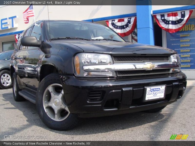 Black / Light Gray 2007 Chevrolet TrailBlazer LS 4x4