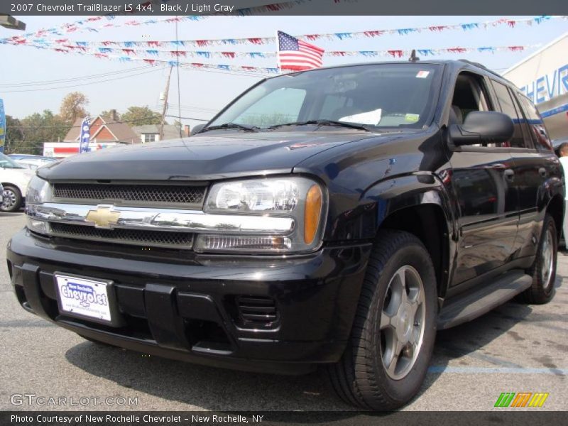 Black / Light Gray 2007 Chevrolet TrailBlazer LS 4x4