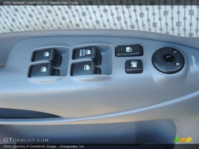 Sahara Silver / Gray 2005 Hyundai Tucson GLS V6