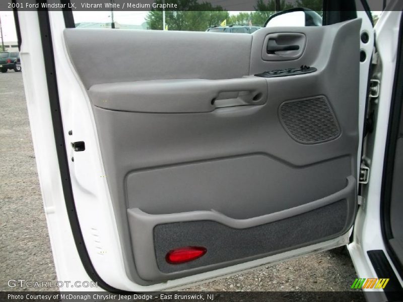 Vibrant White / Medium Graphite 2001 Ford Windstar LX