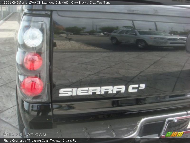 Onyx Black / Gray Two Tone 2001 GMC Sierra 1500 C3 Extended Cab 4WD