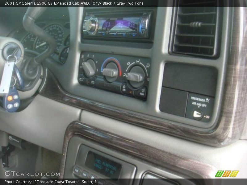 Onyx Black / Gray Two Tone 2001 GMC Sierra 1500 C3 Extended Cab 4WD