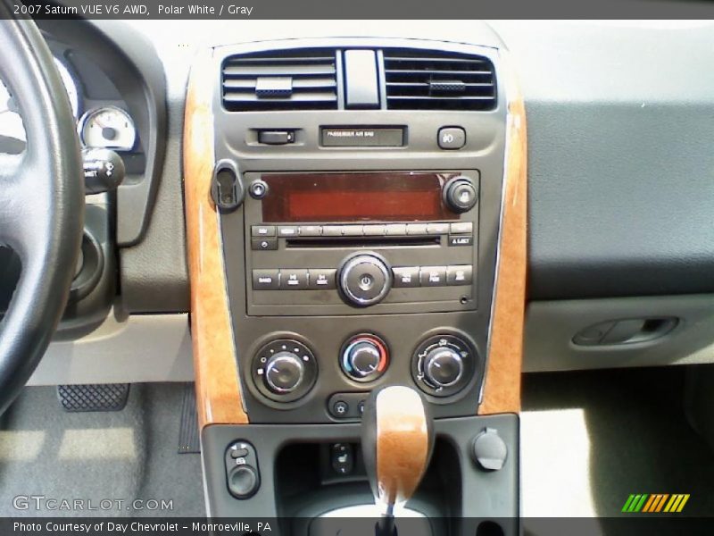 Polar White / Gray 2007 Saturn VUE V6 AWD