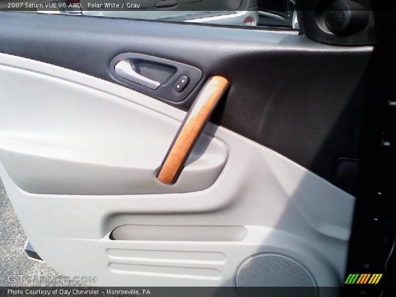 Polar White / Gray 2007 Saturn VUE V6 AWD