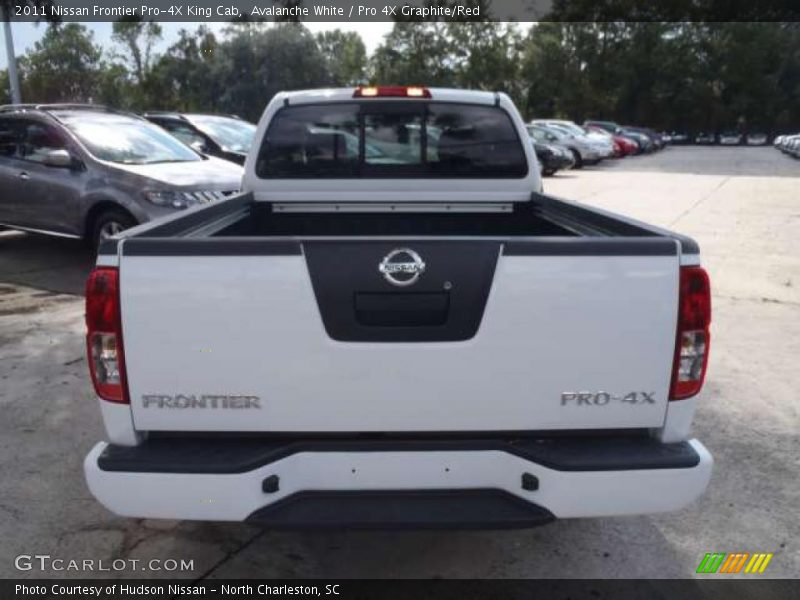 Avalanche White / Pro 4X Graphite/Red 2011 Nissan Frontier Pro-4X King Cab