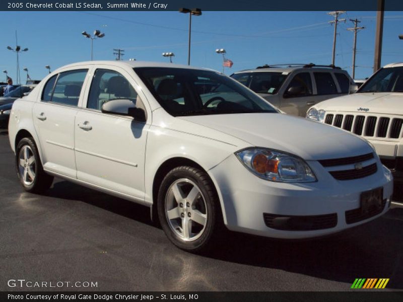 Summit White / Gray 2005 Chevrolet Cobalt LS Sedan