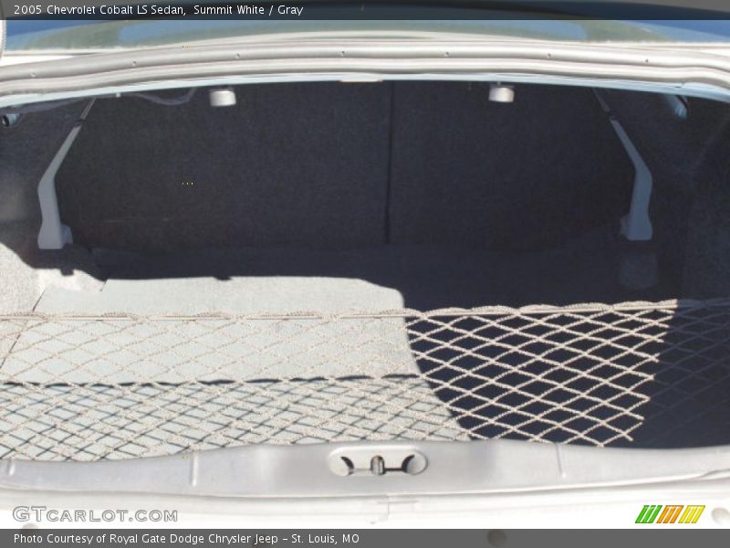 Summit White / Gray 2005 Chevrolet Cobalt LS Sedan