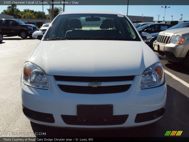 Summit White / Gray 2005 Chevrolet Cobalt LS Sedan