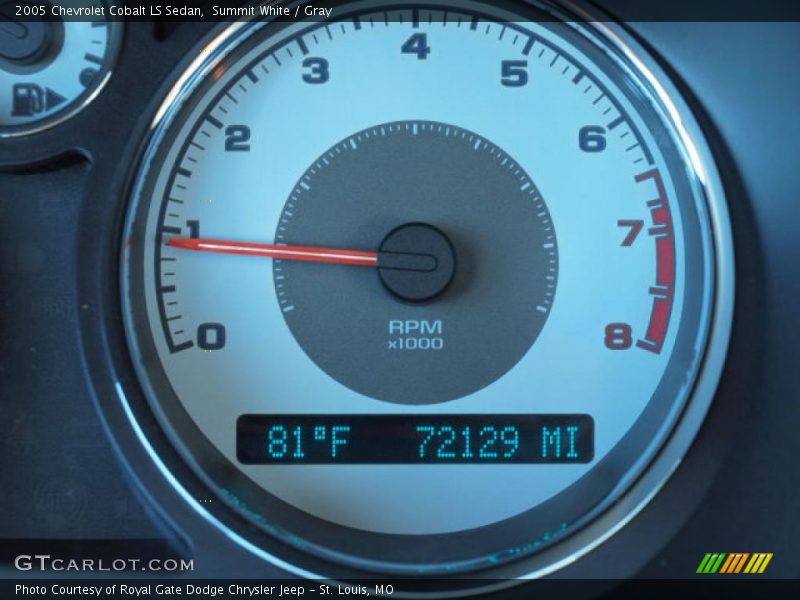 Summit White / Gray 2005 Chevrolet Cobalt LS Sedan