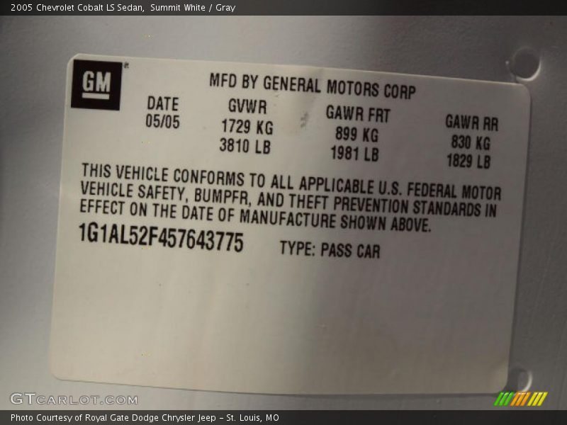 Summit White / Gray 2005 Chevrolet Cobalt LS Sedan
