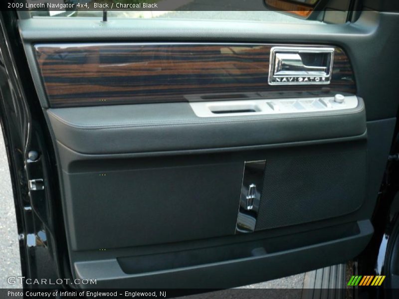 Black / Charcoal Black 2009 Lincoln Navigator 4x4