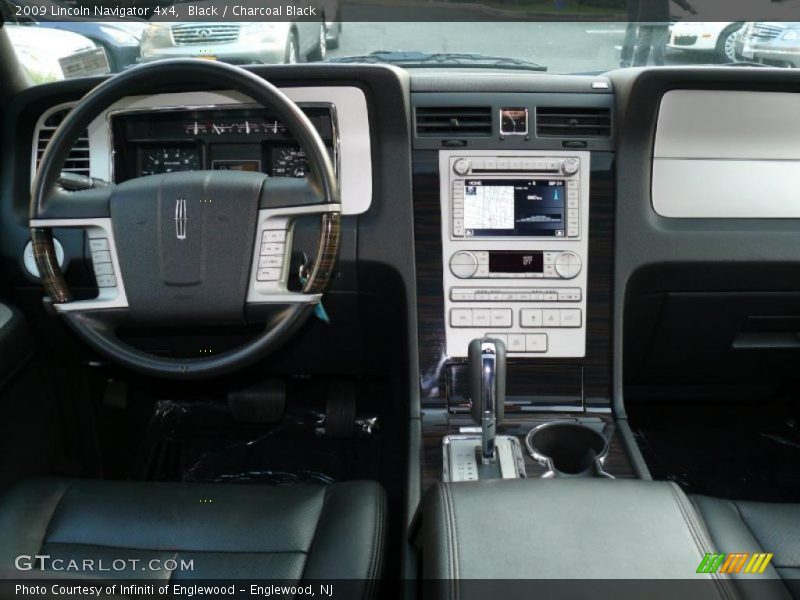 Black / Charcoal Black 2009 Lincoln Navigator 4x4