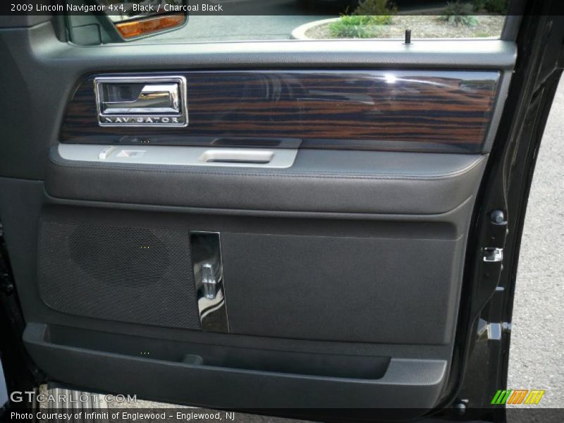 Black / Charcoal Black 2009 Lincoln Navigator 4x4