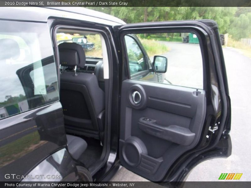 Brilliant Black Crystal Pearl / Dark Slate Gray 2010 Dodge Nitro SE