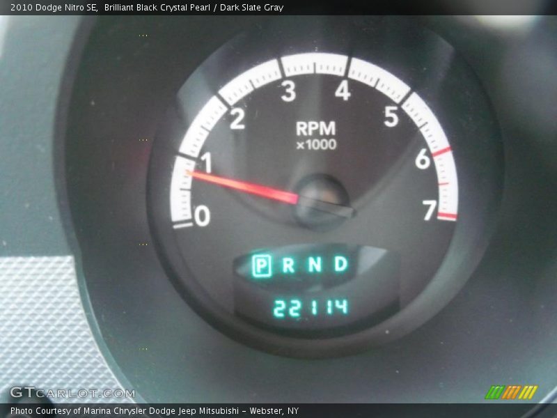 Brilliant Black Crystal Pearl / Dark Slate Gray 2010 Dodge Nitro SE