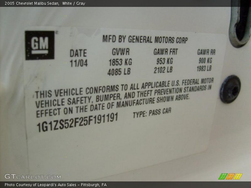 White / Gray 2005 Chevrolet Malibu Sedan
