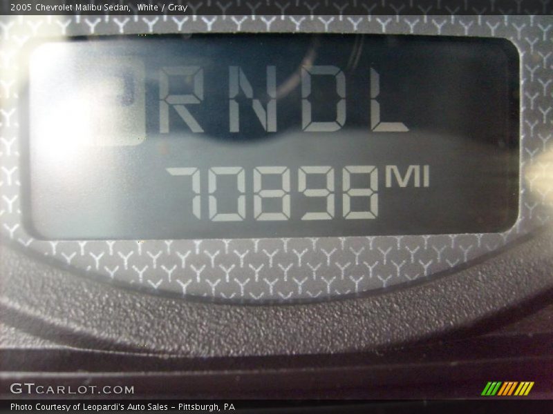 White / Gray 2005 Chevrolet Malibu Sedan