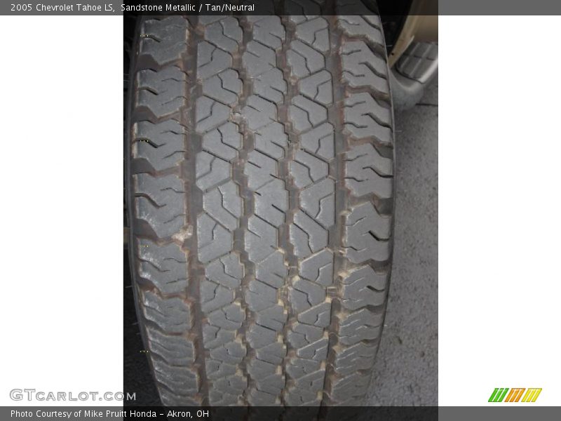 Sandstone Metallic / Tan/Neutral 2005 Chevrolet Tahoe LS