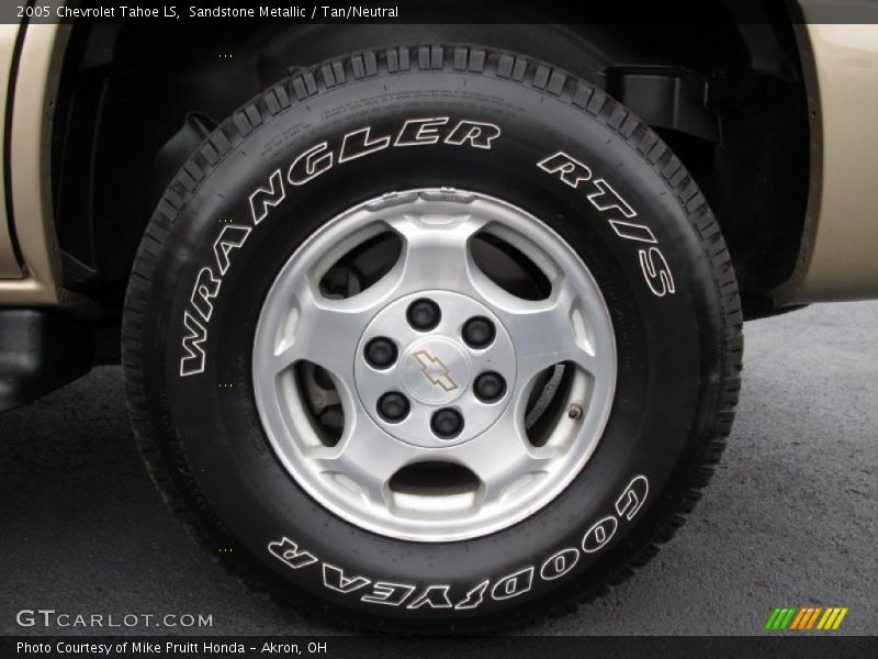 Sandstone Metallic / Tan/Neutral 2005 Chevrolet Tahoe LS