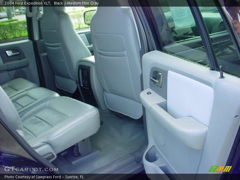 Black / Medium Flint Gray 2004 Ford Expedition XLT
